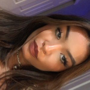 Meet your Posher, Mia